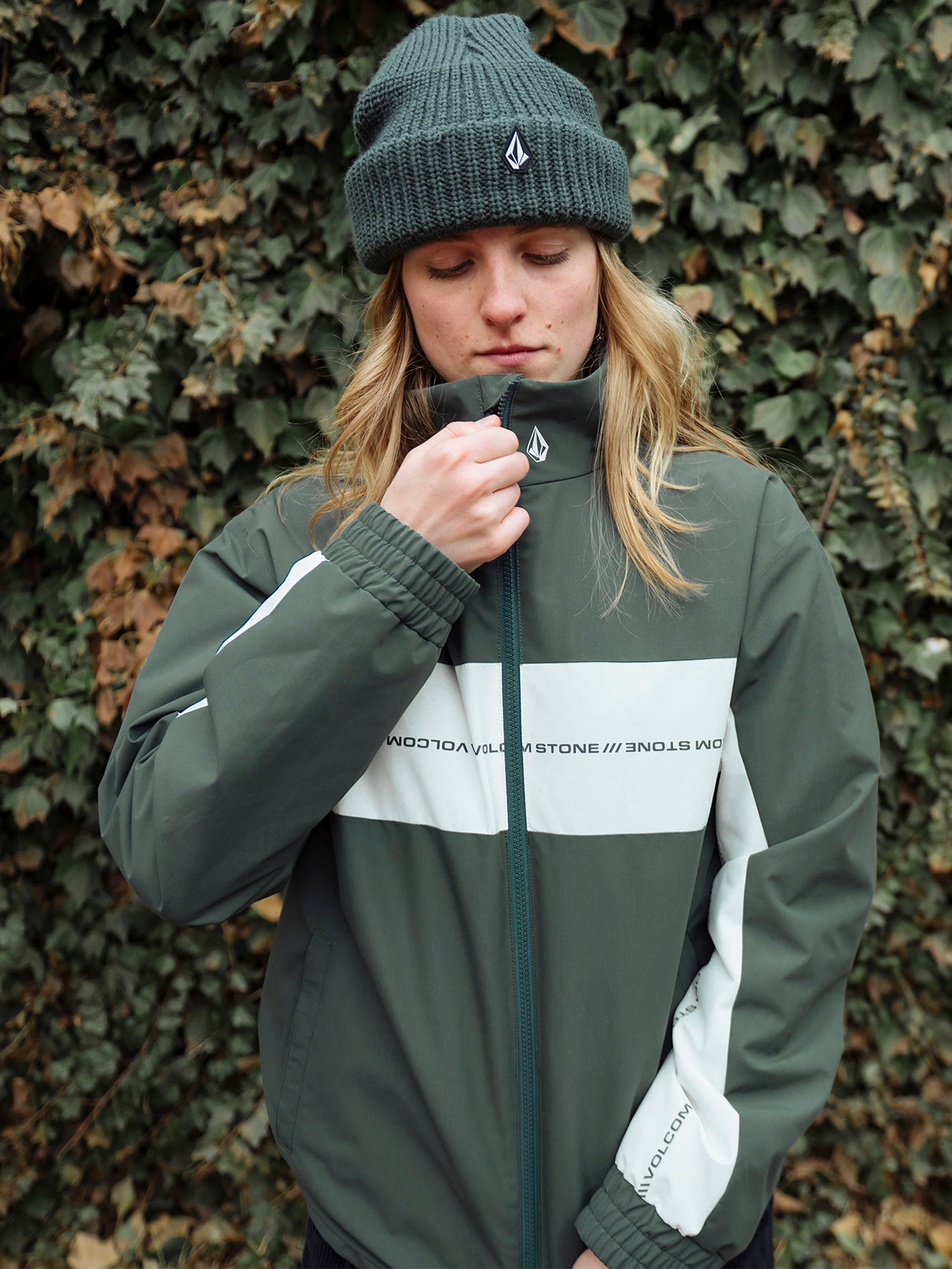 Womens V-Sauce Insulated Jacket